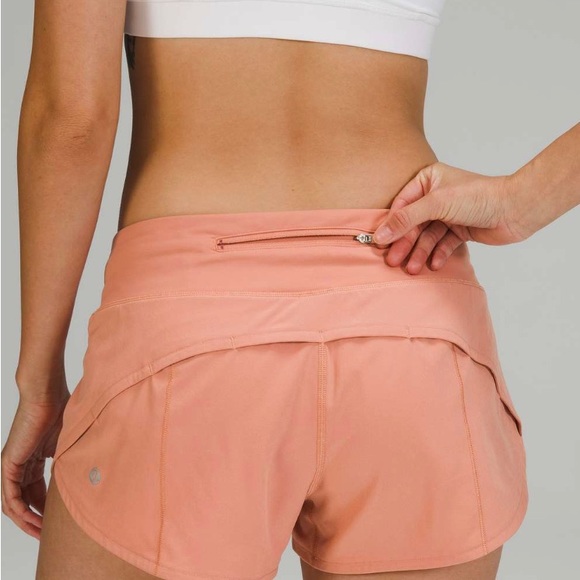 Lululemon Speed Up Low-Rise Short 2.5"
Pink Savannah size 8 - Picture 2 of 5